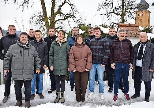 Zw&ouml;lf Kandidaten stellen sich f&uuml;r die Wahlgemeinschaft der Arbeitnehmer Wei&szlig;enohe (WGA) zur Kommunalwahl auf. B&uuml;rgermeister Rudolf Braun (rechts) steht nicht mehr zur Wahl.