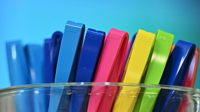 Als Waffe nicht zu unterschätzen: Im Streit hat ein Marokkaner einem Landsmann mit einem Kugelschreiber so schwer verletzt, dass dieser genäht werden musste. Als Waffe nicht zu unterschätzen: Im Streit hat ein Marokkaner einem Landsmann mit einem Kugelschreiber so schwer verletzt, dass dieser genäht werden musste.