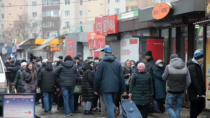 Schlange in Kiew