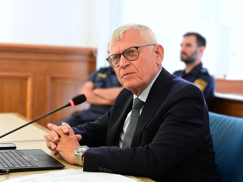 Landgericht Bamberg Kindesmissbrauch eigener Sohn Haßberge Der psychiatrische Sachverständige Prof. Dr. Hans-Peter Volz aus Würzburg soll ein Gutachten erstatten.