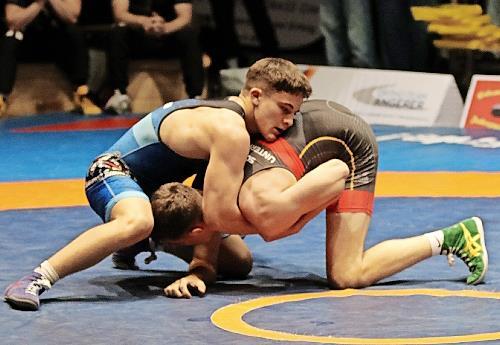 Xaver Engelhardt (l.) bei seinem Debüt im Trikot des TSV Burgebrach.