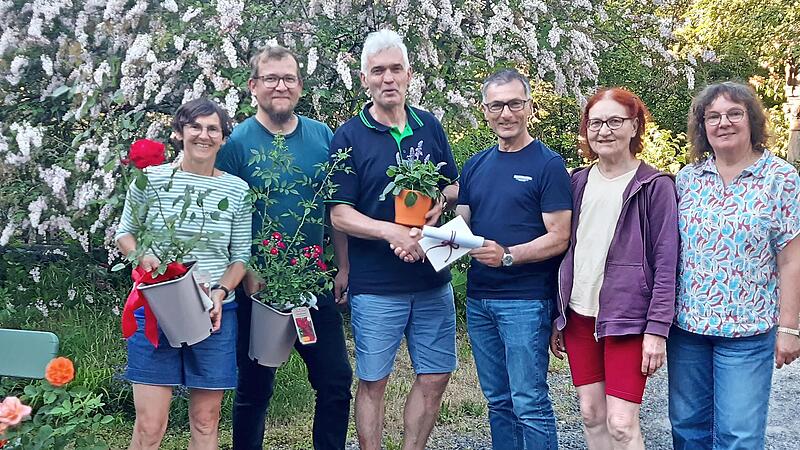 Sandra Nossek, Valentin Motschmann, Werner Freitag, Klaus Schnapp, Elfriede Fischer und Christine Liebl (von links). Sandra Nossek, Valentin Motschmann, Werner Freitag, Klaus Schnapp, Elfriede Fischer und Christine Liebl (von links).