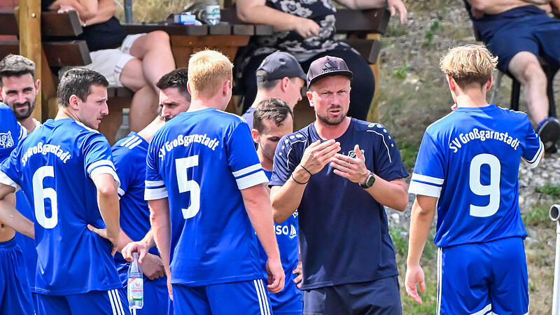 Krisensitzung beim SV Großgarnstadt: Trainer Christian Beetz sieht die Mannschaft aktuell im Abstiegskampf. Krisensitzung beim SV Großgarnstadt: Trainer Christian Beetz sieht die Mannschaft aktuell im Abstiegskampf.