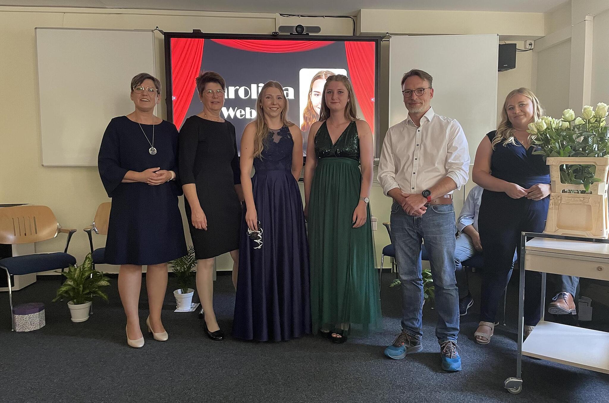 Erster Jahrgang der Berufsfachschule für Pflege am Helios St Elisabeth ...