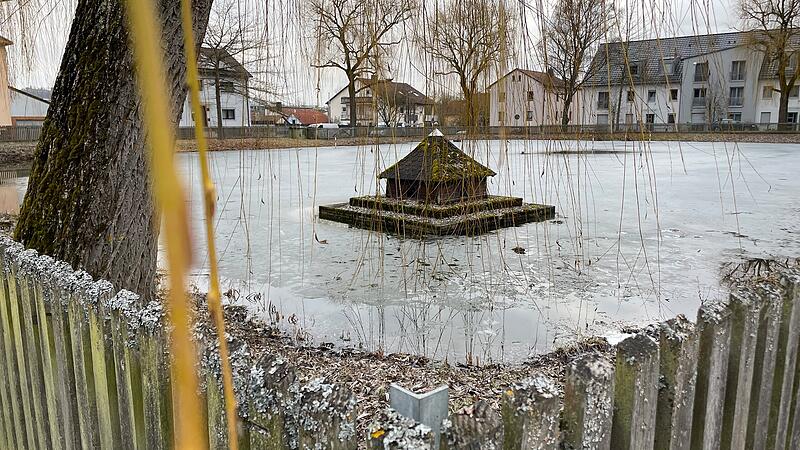 Der Seeplatz in Garitz soll f&uuml;r knapp eine halbe Million Euro umgestaltet werden. Seine Funktion als L&ouml;schwasserteich hat der bis zu f&uuml;nf Meter tiefe See heute weitgehend verloren