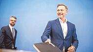 Finanzminister Lindner stellt seinen Etatentwurf vor. Dabei sei die Regierung an die Grenzen der Kompromissfähigkeit gegangen.