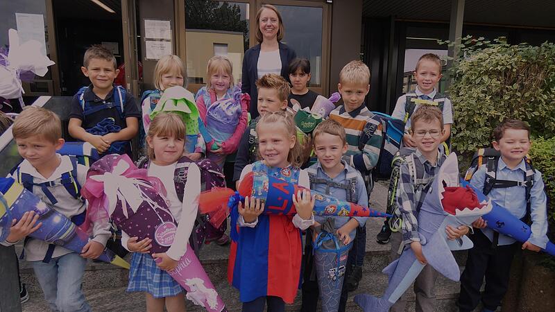 Die Klasse 1a der Grundschule Neuenmarkt-Wirsberg, die von Konrektorin Melanie Drechsler unterrichtet wird.2022 Schulanfang