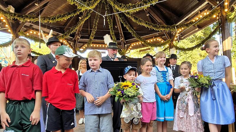 Die Titel "Schwanenk&ouml;nigin" und "Vogelk&ouml;nig" wurden 2025 erneut vergeben.
