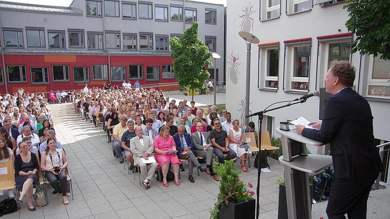 Eindrücke von der Verabschiedung am JSG Bad Kissingen. Eindrücke von der Verabschiedung am JSG Bad Kissingen.