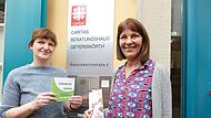 Die Caritas-Mitarbeiterinnen Maria Joecks (links) und Luise Löchner sind für Hilfesuchende mit Energieschulden da.
