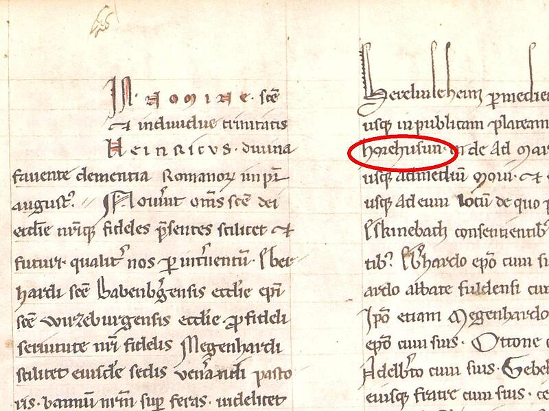 Mit dieser Urkunde tritt Horhausen erstmals aus dem Dunkel der Geschichte: Die offizielle Ersterwähnung aus dem Jahre 1023: Grenzen des Jagdbezirkes: “mitten durch Wostgevildes (Schwebheimer Moor) bis zur öffentlichen Straße nach Horehusun  (Horhausen), hierauf nach Marcburgehusa (Mariaburghausen)“…….