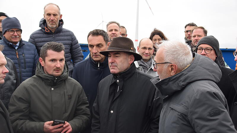 Windkraft in Gössersdorf: Aiwanger und Glauber zu BesuchWindkraft in Gössersdorf: Aiwanger und Glauber zu Besuch