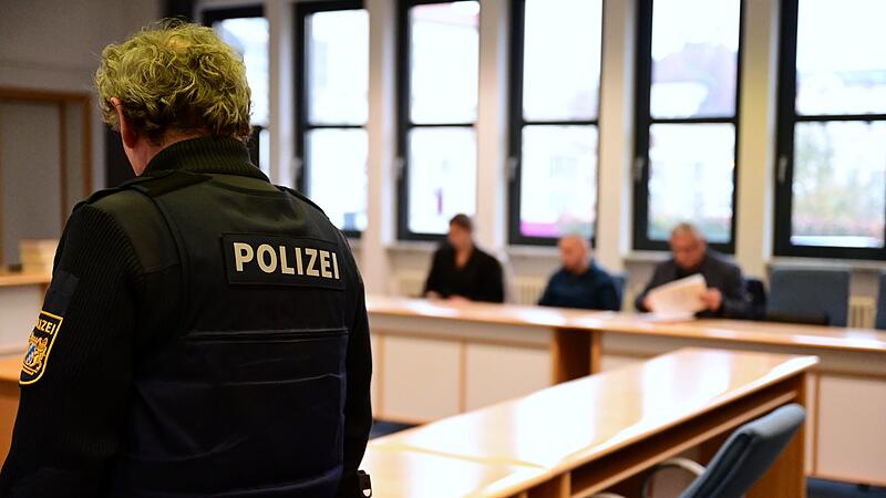 Ein Blick in den Gerichtssaal kurz vor der Verhandlung