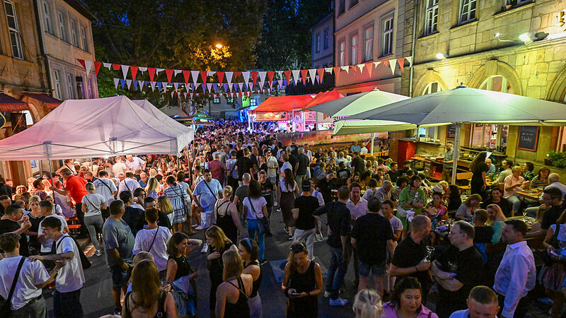 Viel los war am Donnerstag Abend auf der Sandkircheih in Bamberg