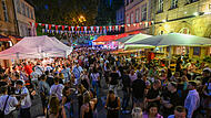 Viel los war am Donnerstag Abend auf der Sandkircheih in Bamberg