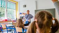 Wenn der 7-Tage-Inzidenzwert in der Stadt Bamberg heute erneut unter 100 liegt, kann ab Donnerstag unter anderem wieder Präsenzunterricht (wie hier im Juni 2020 in der Trimbergschule) stattfinden.