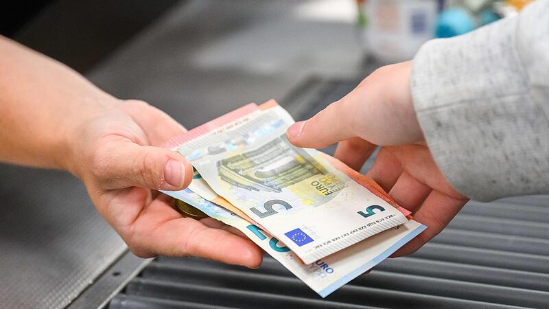 Verbraucherthemen von Finanzen bis zu Ern&auml;hrung spielen bei der VHS Ha&szlig;berge seit jeher eine gro&szlig;e Rolle. Nun wurde sie zum &bdquo;Verbraucherst&uuml;tzpunkt&ldquo; ernannt.