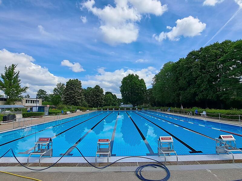 Schwimmbad, Gr&uuml;nfl&auml;che, Freibad