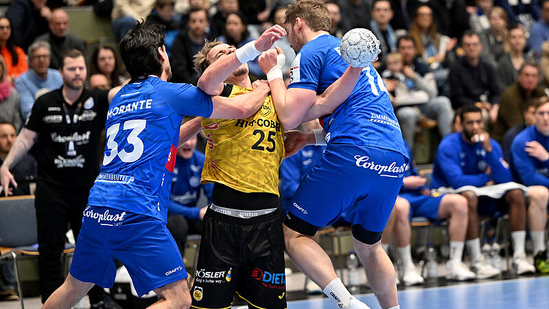 Kein Vorbeikommen gab es für den HSC Coburg (hier Jakob Knauer) vor allem im zweiten Abschnitt gegen eine gut stehende BHC-Abwehr (hier Eloy Morante Maldonado und Gerdas Barbarskas.) Kein Vorbeikommen gab es für den HSC Coburg (hier Jakob Knauer) vor allem im zweiten Abschnitt gegen eine gut stehende BHC-Abwehr (hier Eloy Morante Maldonado und Gerdas Barbarskas.)