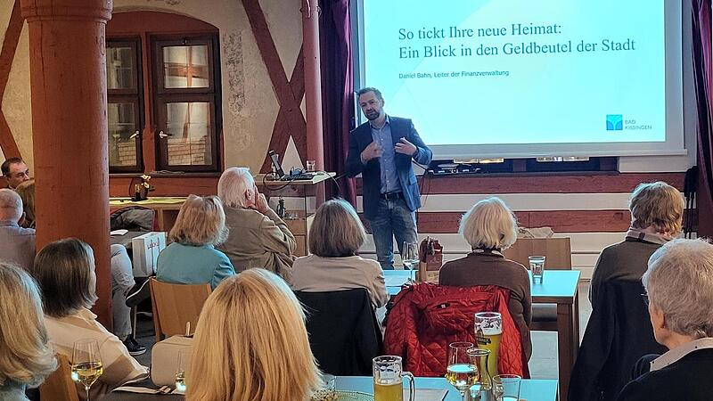 Daniel Bahn zeigte, dass kommunale Finanzen nicht langweilig sein m&uuml;ssen.