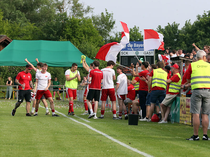 Relegation: SV Weichendorf spielt gegen Vorra um die Kreisliga Verdient schlug Weichendorf in der ersten Runde der Kreisliga-Relegation den TSV Kleukheim. Donnerstag geht es für den SVW und seine Fans in Pettstadt weiter.