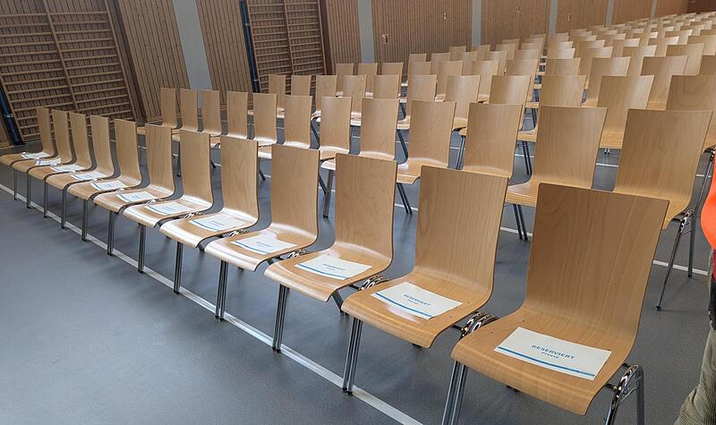 Wahlarena N&uuml;dlingen: alles bereit f&uuml;r die B&uuml;rgermeisterdiskussion