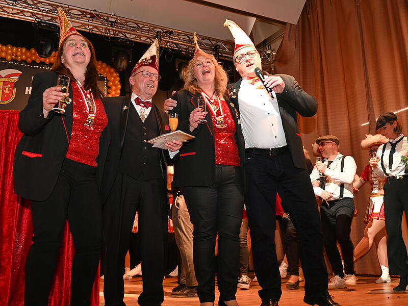 Der &bdquo;Fosanachtsverein Heroldsbacher Narren&ldquo; sorgte bei der Prunksitzung Heroldsbach 2025 f&uuml;r gute Laune.