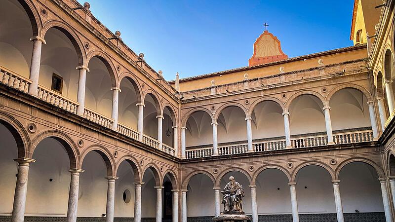 Innenhof des Priesterseminars El Patriarca