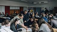 Auch das Verpackungsdesign muss passen: Hier im Workshop mit Andreas Schobert und Rebecca Pfiffer.
