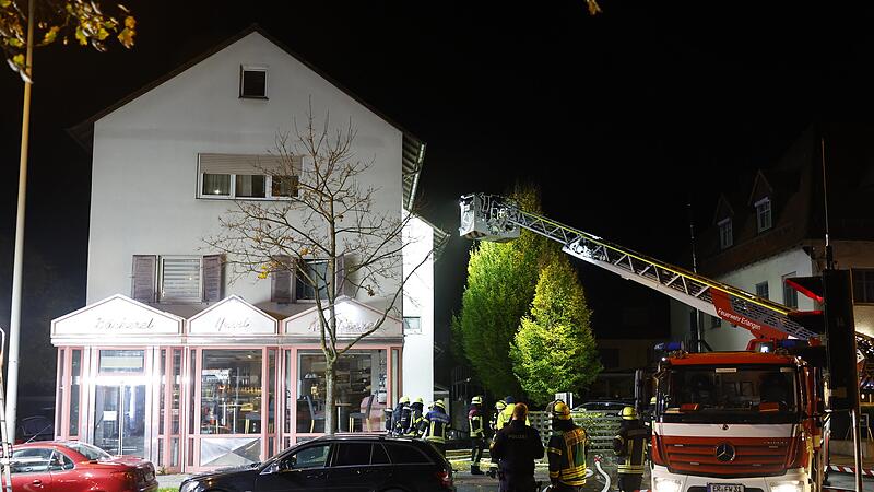 Ein Feuer am Freitagmorgen hat in einer Erlanger Bäckerei immensen Schaden angerichtet.