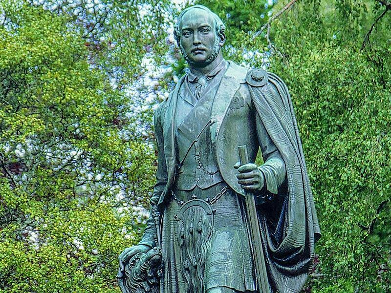 Diese Prinz-Albert-Statue steht seit 1867 im Park des schottischen Schloss Balmoral.