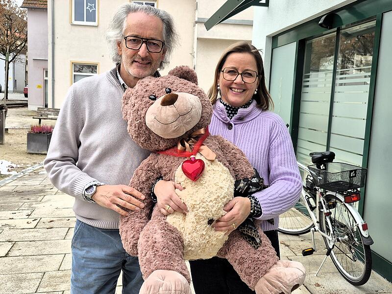 Michaela und Stefan Weiss präsentieren sich gerade "bärenstark"