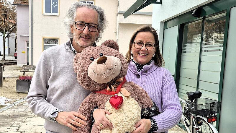 Michaela und Stefan Weiss pr&auml;sentieren sich gerade "b&auml;renstark"