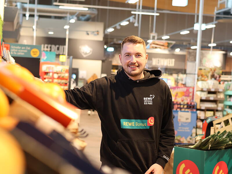 Seit Januar 2025 ist Fabian Zwingel Gesch&auml;ftsf&uuml;hrer der neun Rewe Zwingel-M&auml;rkte.