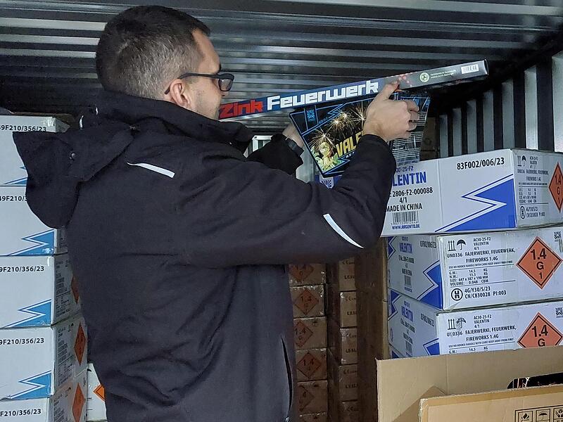 Pyrotechniker Georg Weinmann weiß, welches Feuerwerk den meisten Spaß bringt. Pyrotechniker Georg Weinmann weiß, welches Feuerwerk den meisten Spaß bringt.