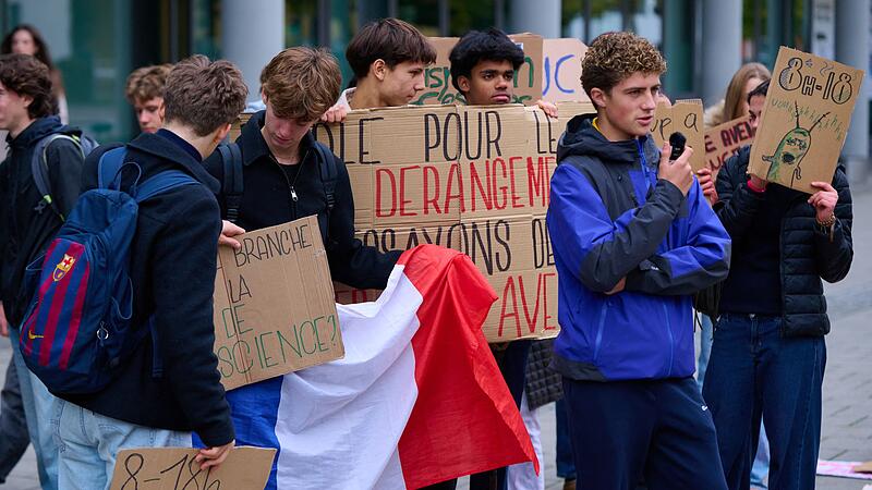 Schüler protestieren in München für bessere Bildung Schüler protestieren in München für bessere Bildung