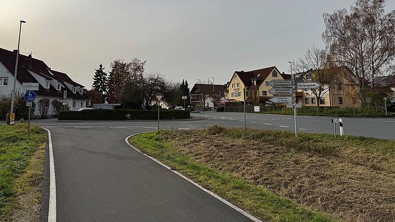 Vielleicht nicht gerade der Highway to Hell, aber für Radfahrer gefährlich: die Hauptstraße in Großenseebach. Vielleicht nicht gerade der Highway to Hell, aber für Radfahrer gefährlich: die Hauptstraße in Großenseebach.