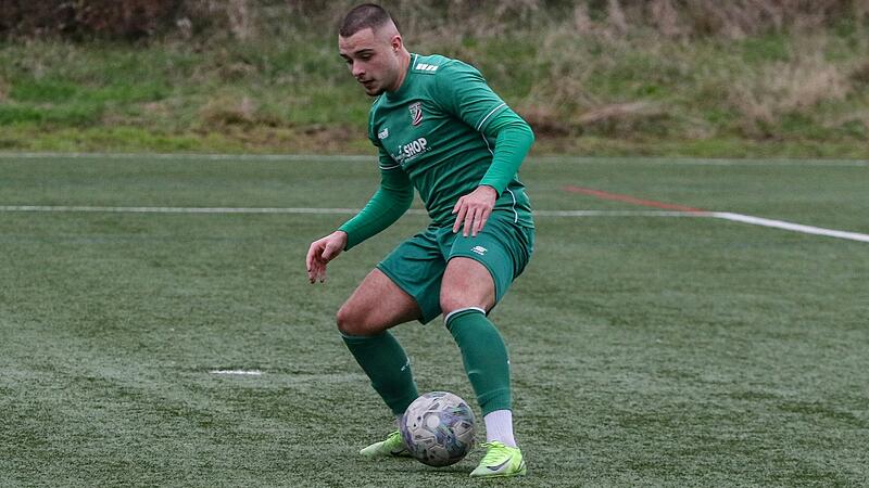 Vladislav Ursu und seine Mitspieler vom TSV Abtswind empfangen zum letzten Bayernliga-Heimspiel des Jahres den ASV Neumarkt. Gespielt wird auf dem Abtswinder Kunstrasenplatz.