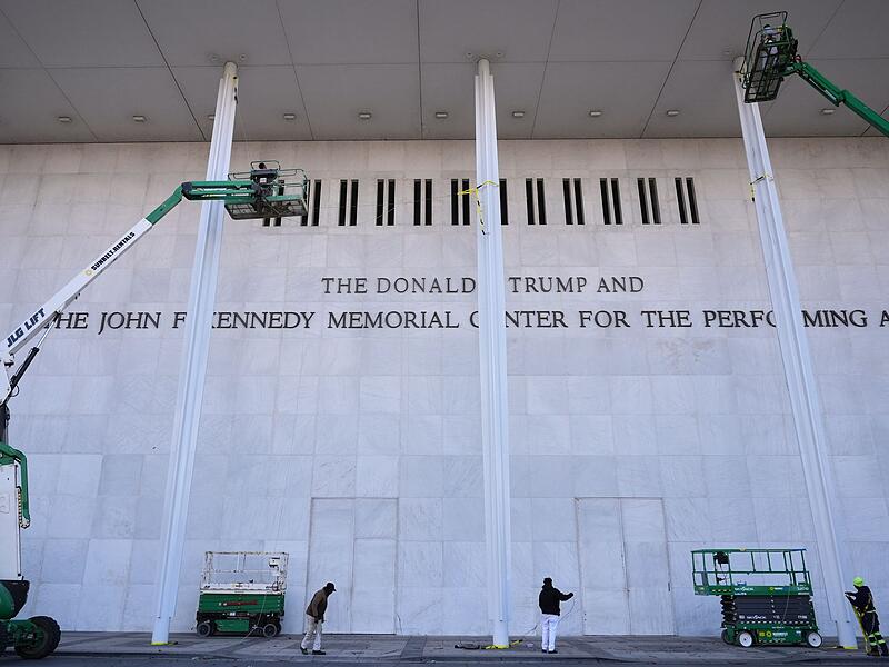 Aus Kennedy Center wird Trump Kennedy Center