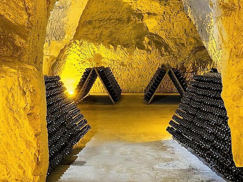 Hier reift der Taittinger Champagner.