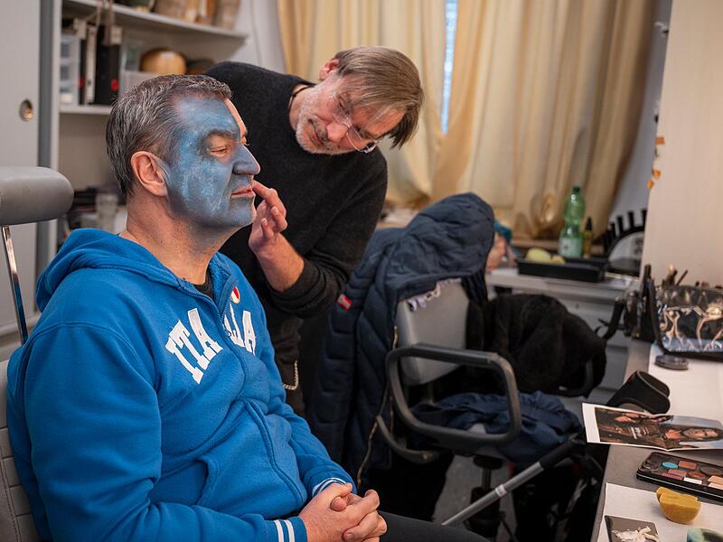 Ministerpr&auml;sident Markus S&ouml;der verkleidet sich f&uuml;r Fastnacht