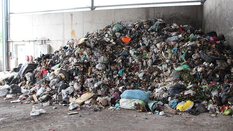 Restm&uuml;ll aus dem Landkreis Forchheim, der auf dem Gel&auml;nde der Deponie Gosberg zwischengelagert wurdeForchheim & Fr&auml;nkische Schweiz