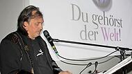 Udo Langer (Foto) und Markus Spiethaler begeistern in der Altenkunstadter Synagoge mit Filmmusik und Liedern zum Mitsingen.