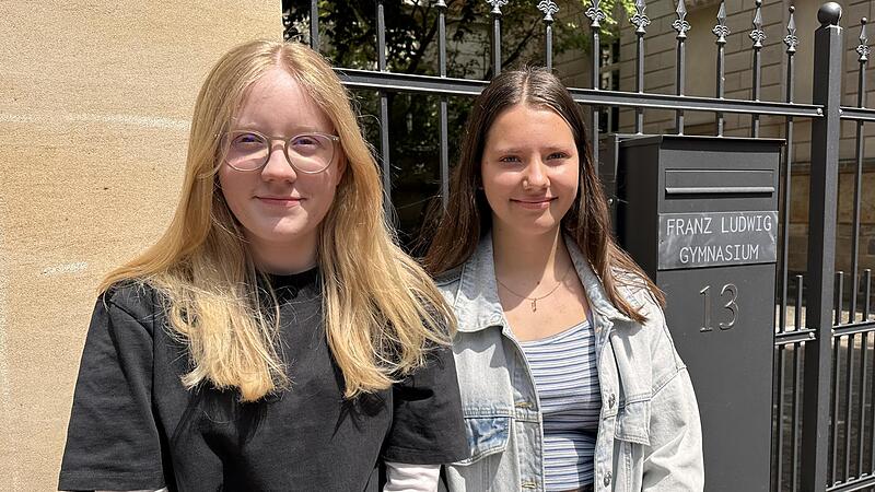 Wollen mitentscheiden über ihre Zukunft: Lilli und Joleen (v.li.) sind 16, besuchen das Bamberger Franz-Ludwig-Gymnasium und würden gerne bei der Landtagswahl in Bayern wählen können. Wollen mitentscheiden über ihre Zukunft: Lilli und Joleen (v.li.) sind 16, besuchen das Bamberger Franz-Ludwig-Gymnasium und würden gerne bei der Landtagswahl in Bayern wählen können.