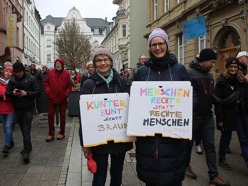 Demokratie Demo "Nie wieder ist jetzt in Bad KissingenDemokratie Demo "Nie wieder ist Jetzt" in Bad Kissingen