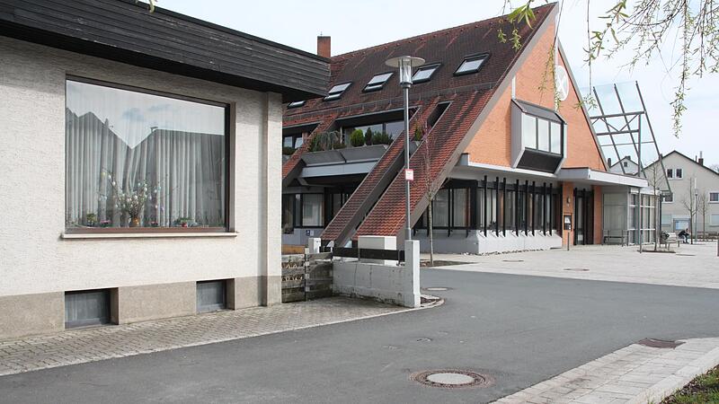 Die Telekom möchte Rohre in der Gerbergasse verlegen, um die Raiffeisenbank ans Glasfasernetz anzuschließen. Die Telekom möchte Rohre in der Gerbergasse verlegen, um die Raiffeisenbank ans Glasfasernetz anzuschließen.
