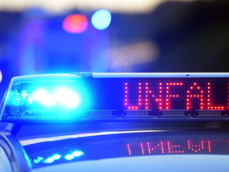 Polizei sichert Unfallstelle Polizei sichert Unfallstelle