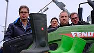 Bauernprotest mit herrenlosen Stiefeln gegen die Abschaffung der Agrardiesel-Subventionen. Im Bild (von links) Mathias Kl&ouml;ffel (Kreisobmann Rh&ouml;n-Grabfeld), Anton Eckert (Landwirt Sulzfeld), Christian Eckert (Landwirt Sulzfeld), Edgar Thomas (Kreis...