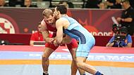 Der Lichtenfelser Hannes Wagner (li.) unterlag dem aus der Ukraine stammenden Bulgaren Semen Novikov im ersten Kampf bei der Europameisterschaft in Zagreb, was das Aus für ihn bedeutete.