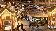 Bamberger Weihnachtsmarkt Der Weihnachtsmarkt auf dem Bamberger Maxplatz startet am 26. November 2024.